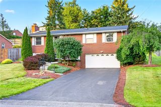 436 Sharon Rd, Moon/crescent Twp, PA 15108