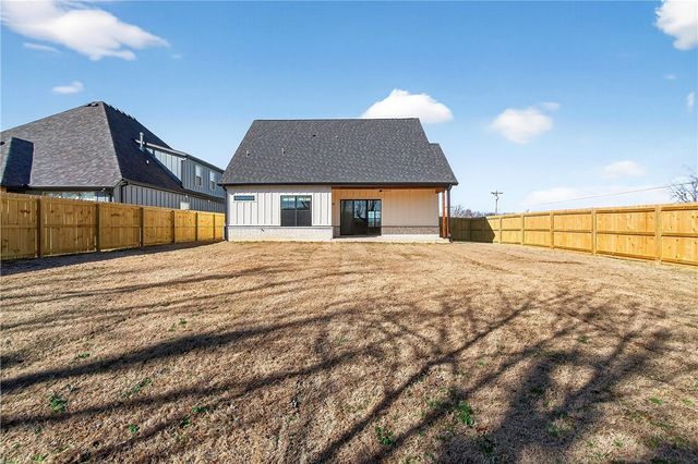 1601 23rd Place, Rogers, AR 72758