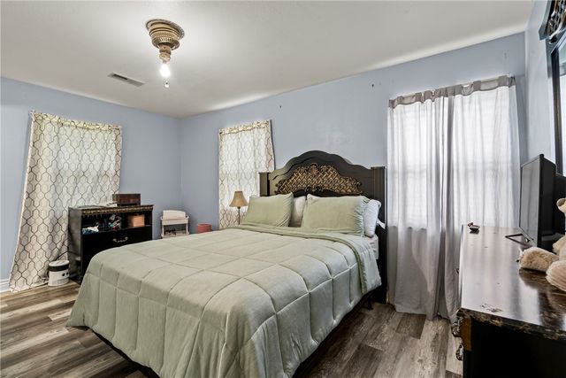 1155 Jo Lynn Street, Siloam Springs, AR 72761