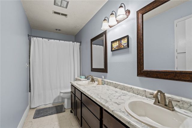 1155 Jo Lynn Street, Siloam Springs, AR 72761