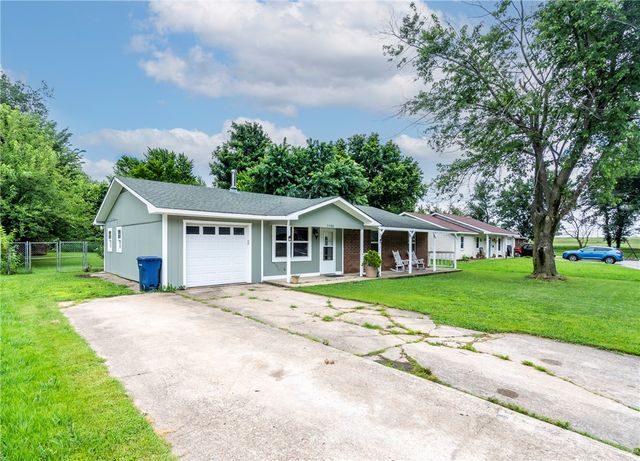 1155 Jo Lynn Street, Siloam Springs, AR 72761