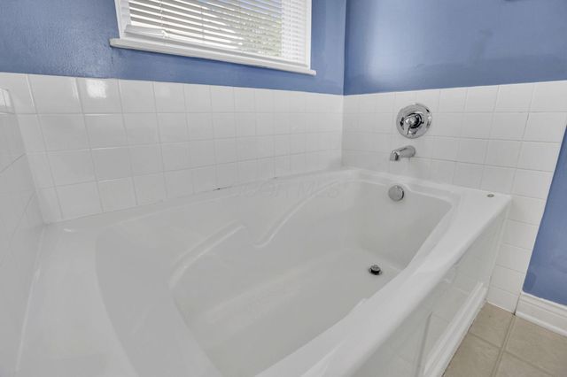 7913 Birch Creek Drive, Blacklick, OH 43004