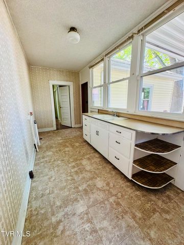 216 1st Street, Erwin, TN 37650