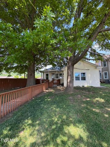 216 1st Street, Erwin, TN 37650