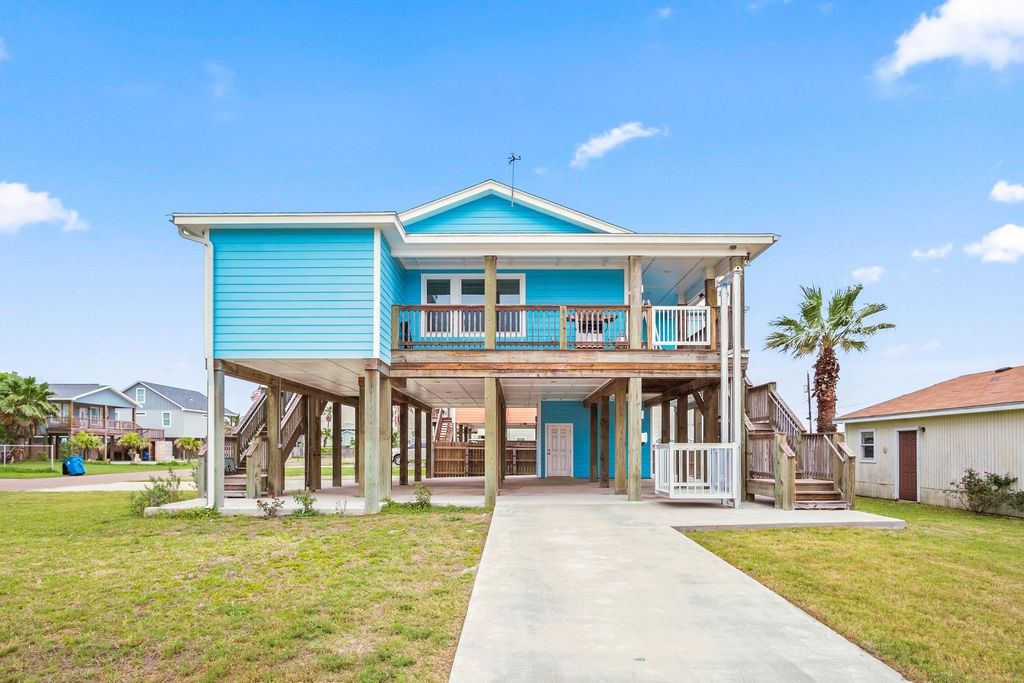423 S 7th St, Port Aransas, TX 78373 — exterior
