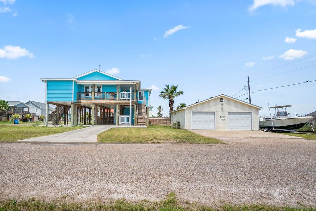 423 S 7th St, Port Aransas, TX 78373 — photo 2