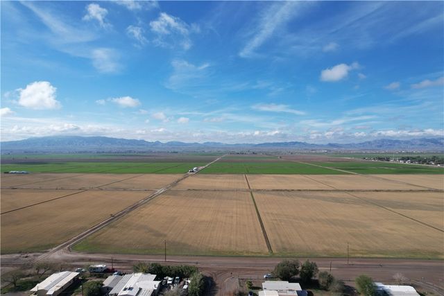 2039 E Lone Star Drive, Mohave Valley, AZ 86440