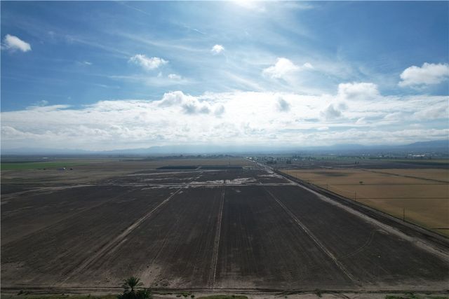 2039 E Lone Star Drive, Mohave Valley, AZ 86440