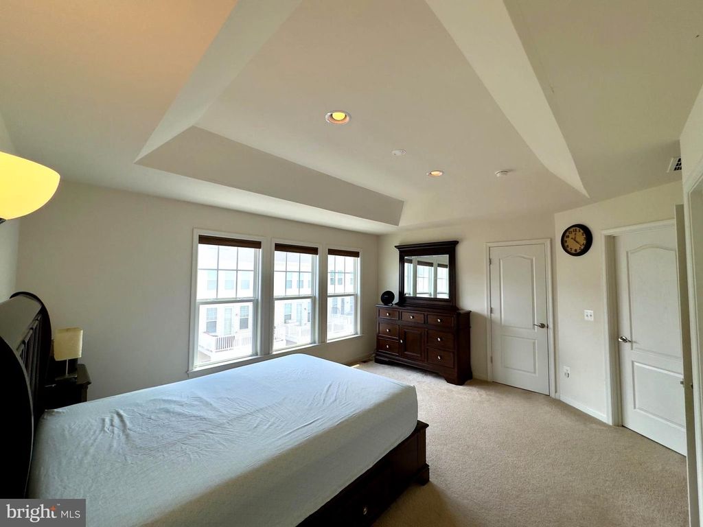 42406 BENFOLD SQ, Brambleton, VA 20148
