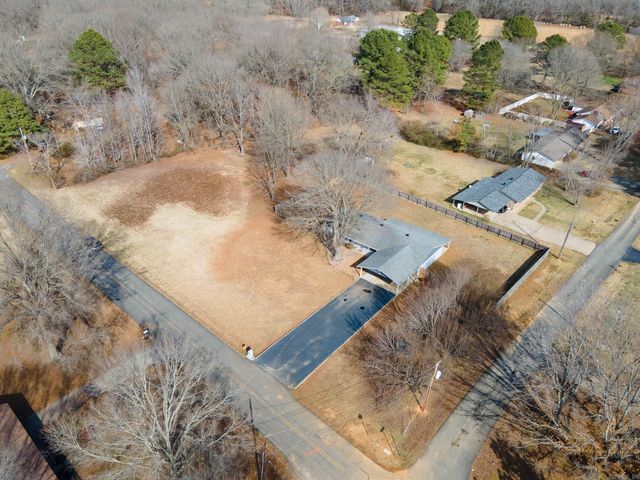 42 Rose, Conway, AR 72032