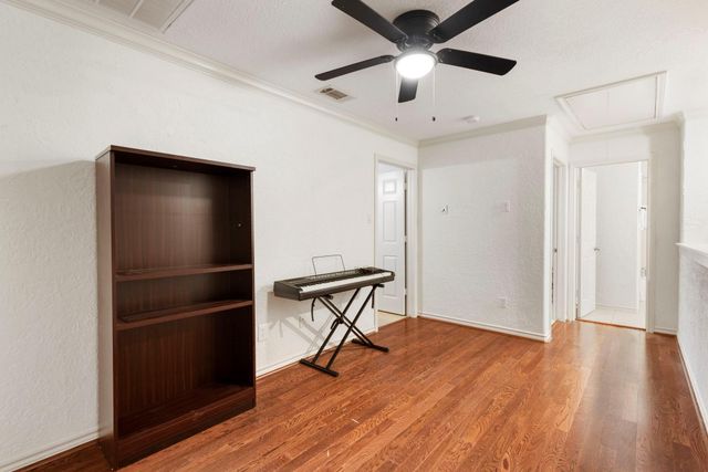 1898 Longmire Road 8, Conroe, TX 77304