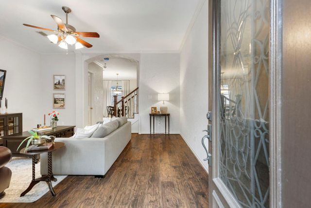 1898 Longmire Road 8, Conroe, TX 77304