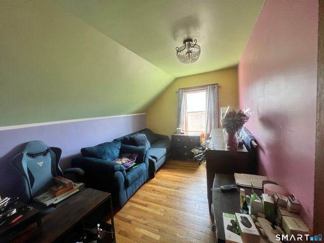 448 East Avenue, Bridgeport, CT 06610