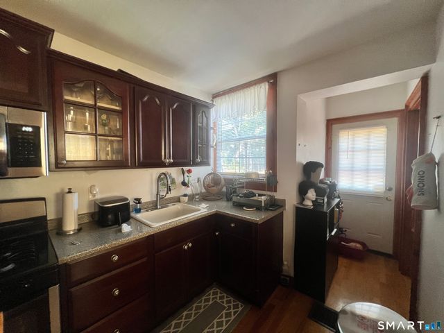 448 East Avenue, Bridgeport, CT 06610