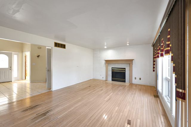 6874 Mercedes Avenue, Portage, IN 46368