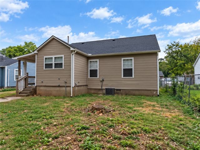 1004 Mill Street, Springdale, AR 72764
