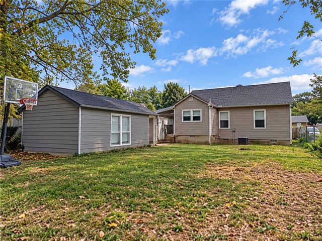 1004 Mill Street, Springdale, AR 72764