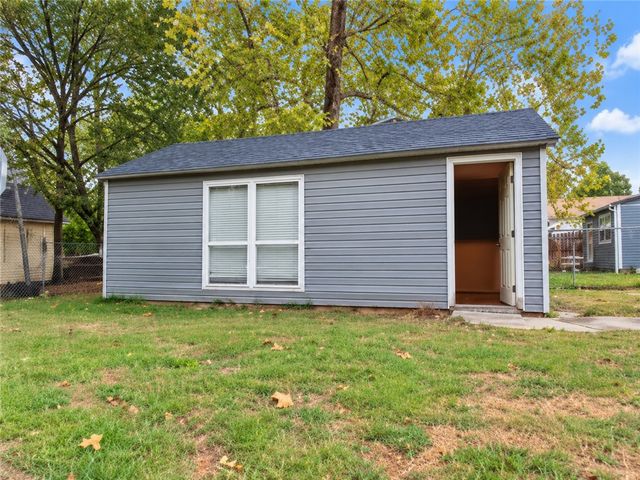 1004 Mill Street, Springdale, AR 72764