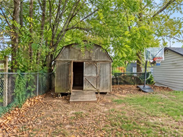 1004 Mill Street, Springdale, AR 72764