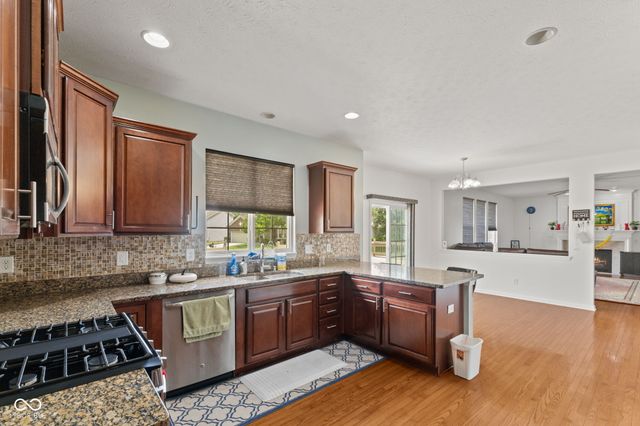 7350 Gold King Way, Indianapolis, IN 46259