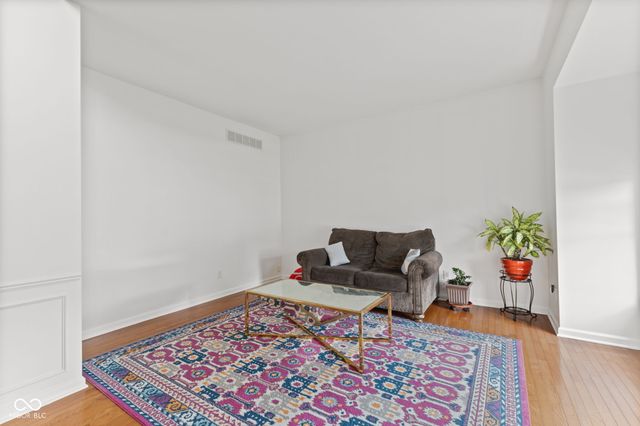 7350 Gold King Way, Indianapolis, IN 46259