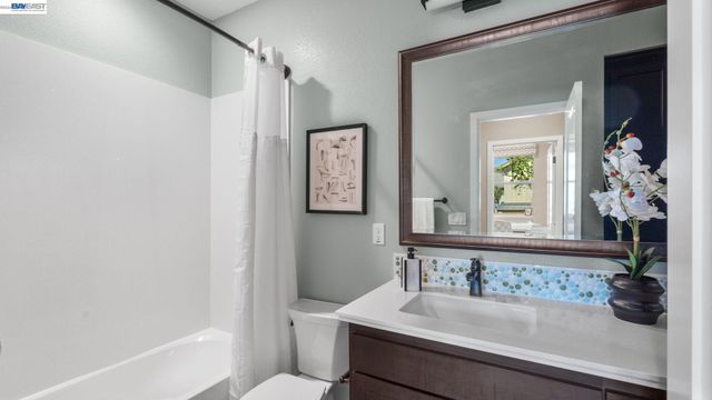 400 Persimmon Cmn 7, Livermore, CA 94551