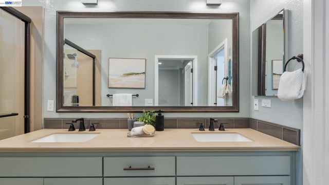 400 Persimmon Cmn 7, Livermore, CA 94551