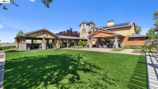 400 Persimmon Cmn 7, Livermore, CA 94551