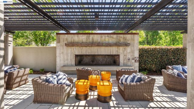 400 Persimmon Cmn 7, Livermore, CA 94551