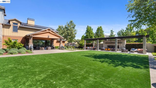 400 Persimmon Cmn 7, Livermore, CA 94551