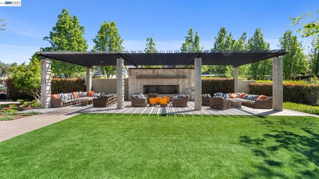 400 Persimmon Cmn 7, Livermore, CA 94551