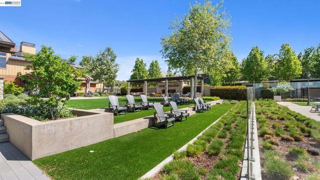 400 Persimmon Cmn 7, Livermore, CA 94551