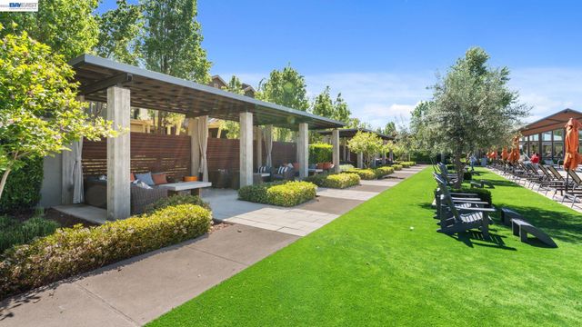 400 Persimmon Cmn 7, Livermore, CA 94551