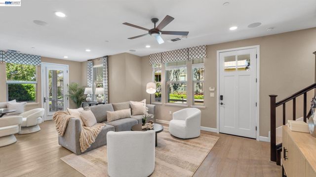 400 Persimmon Cmn 7, Livermore, CA 94551