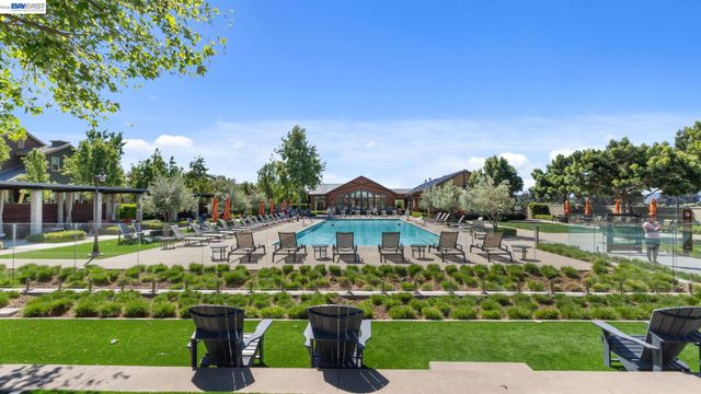 400 Persimmon Cmn 7, Livermore, CA 94551