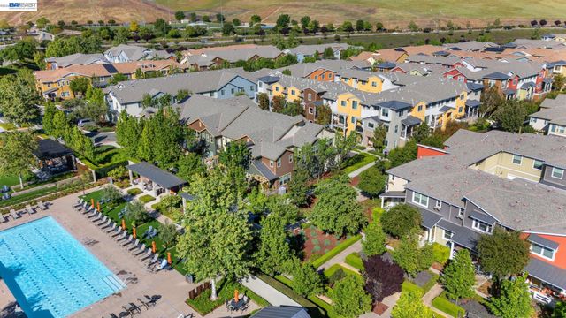 400 Persimmon Cmn 7, Livermore, CA 94551