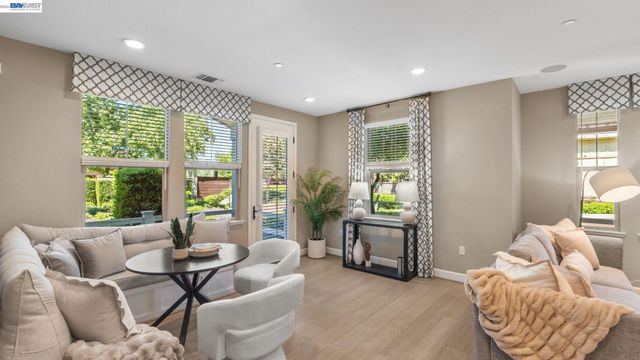 400 Persimmon Cmn 7, Livermore, CA 94551