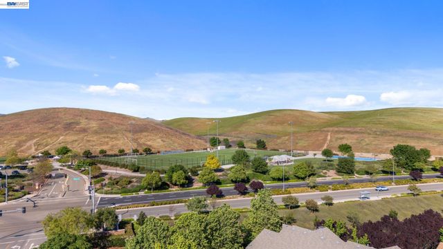 400 Persimmon Cmn 7, Livermore, CA 94551