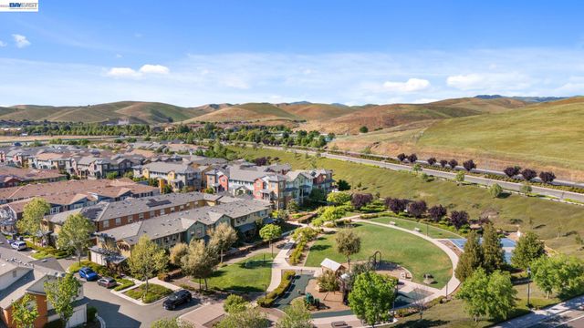 400 Persimmon Cmn 7, Livermore, CA 94551