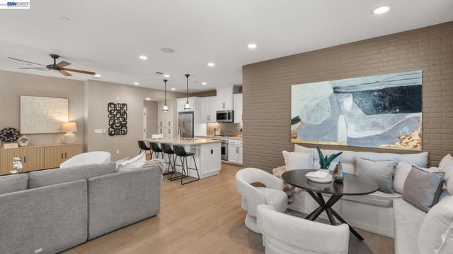 400 Persimmon Cmn 7, Livermore, CA 94551