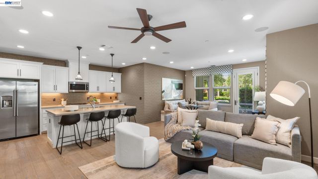 400 Persimmon Cmn 7, Livermore, CA 94551