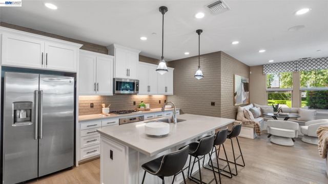 400 Persimmon Cmn 7, Livermore, CA 94551