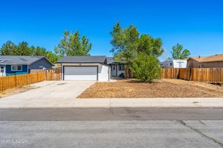 1342 Honeybee Ln, Gardnerville, NV 89460