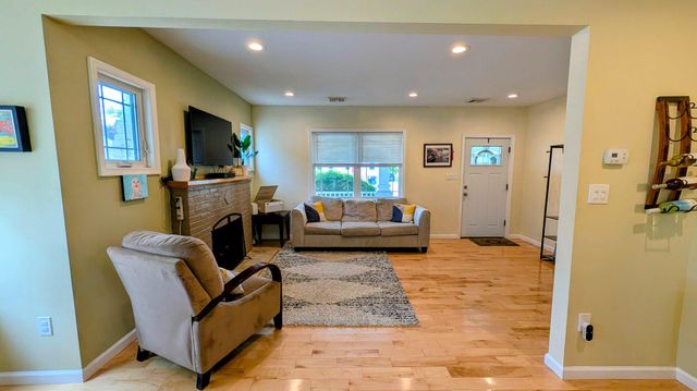 105 HINKSON BLVD, Ridley Park, PA 19078