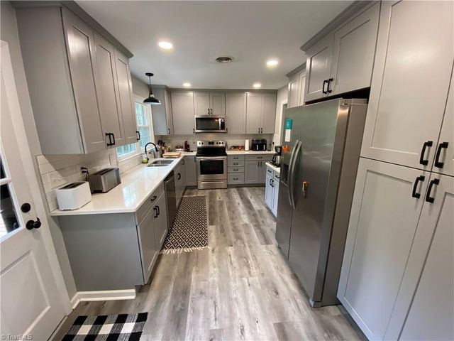 1596 Greenhill Road, Mount Airy, NC 27030