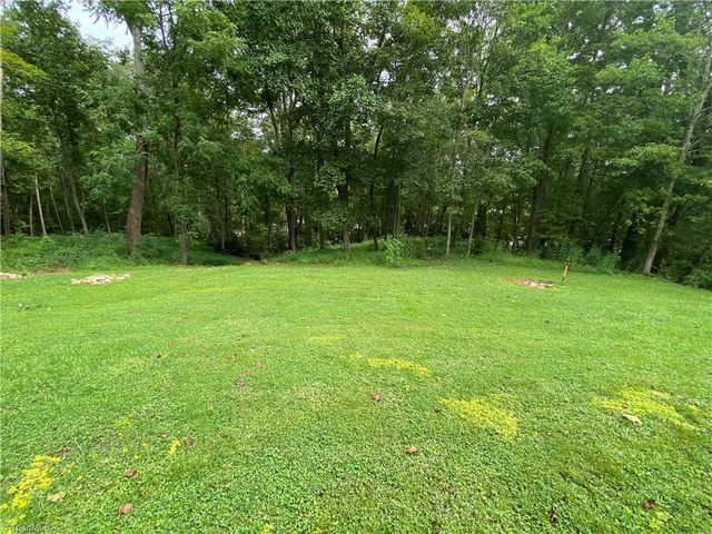 1596 Greenhill Road, Mount Airy, NC 27030
