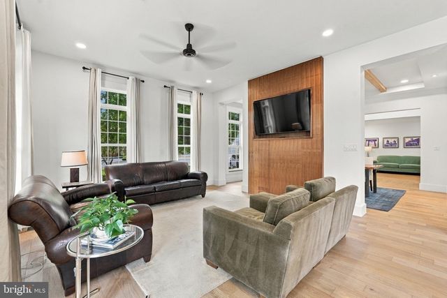 18441 LANIER ISLAND SQ, Leesburg, VA 20176