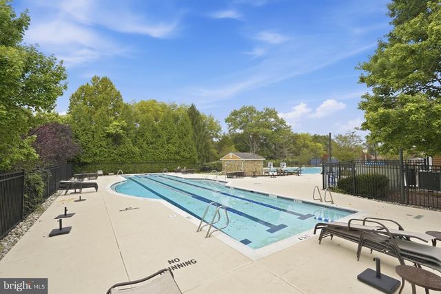 18441 LANIER ISLAND SQ, Leesburg, VA 20176