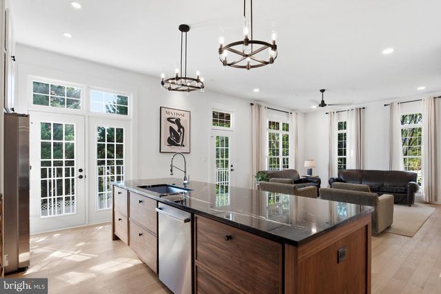 18441 LANIER ISLAND SQ, Leesburg, VA 20176
