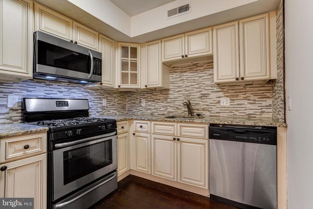 365 HERMITAGE ST, Philadelphia, PA 19128